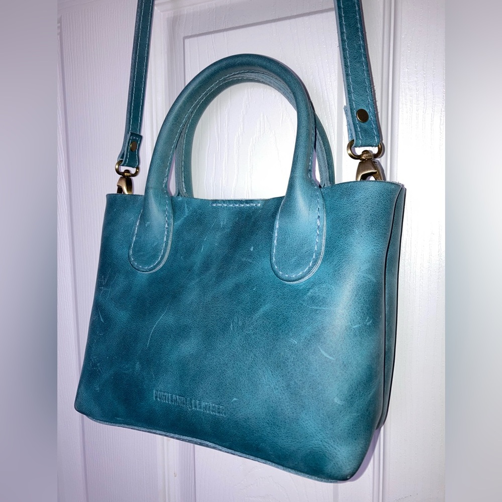Gently used Portland Leather Goods Raindrop in Aqua